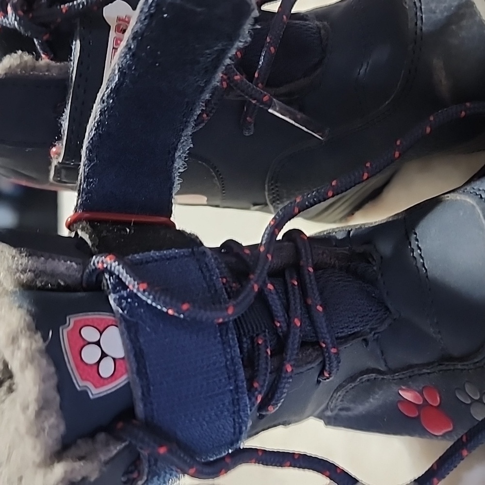 PAW 🐾 PATROL  INFANTS  SIZE 6  WINTER  BOOTS. Lights up! - Picture 4 of 9